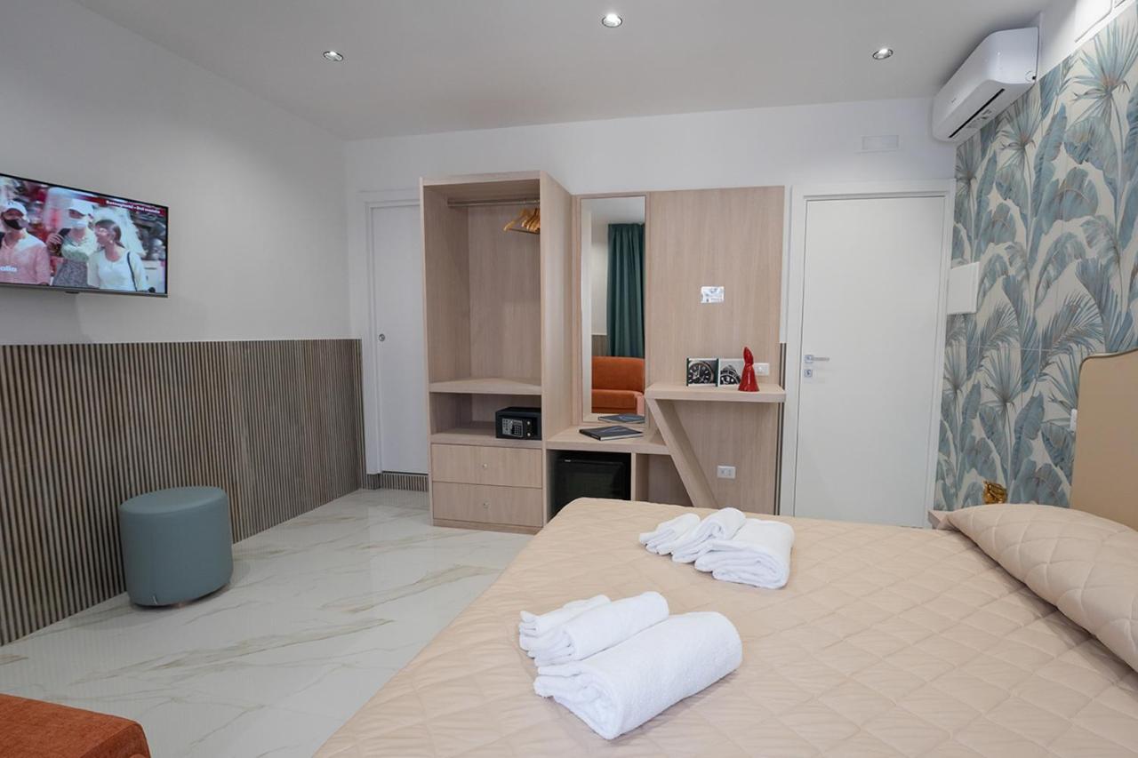 Greros H. Rooms Napoli Centro By Clapa Group Dislocated Hospitality Exteriör bild