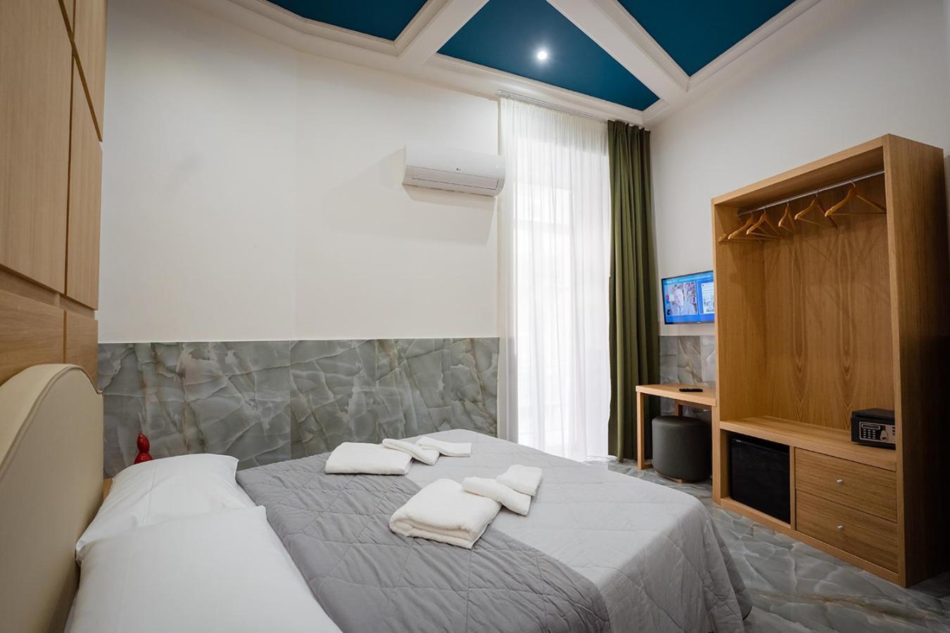 Greros H. Rooms Napoli Centro By Clapa Group Dislocated Hospitality Exteriör bild