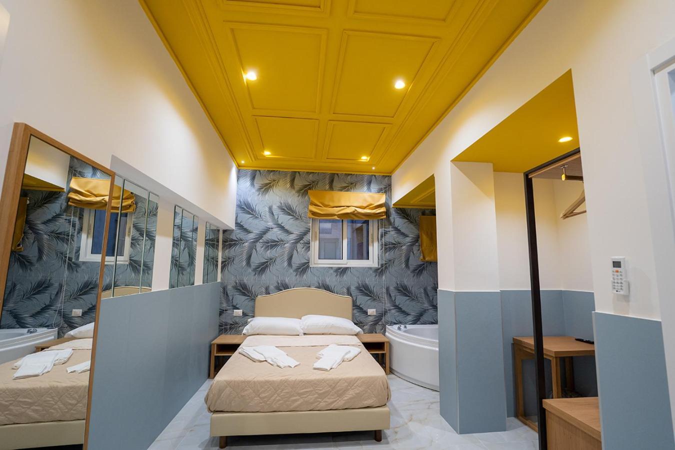 Greros H. Rooms Napoli Centro By Clapa Group Dislocated Hospitality Exteriör bild